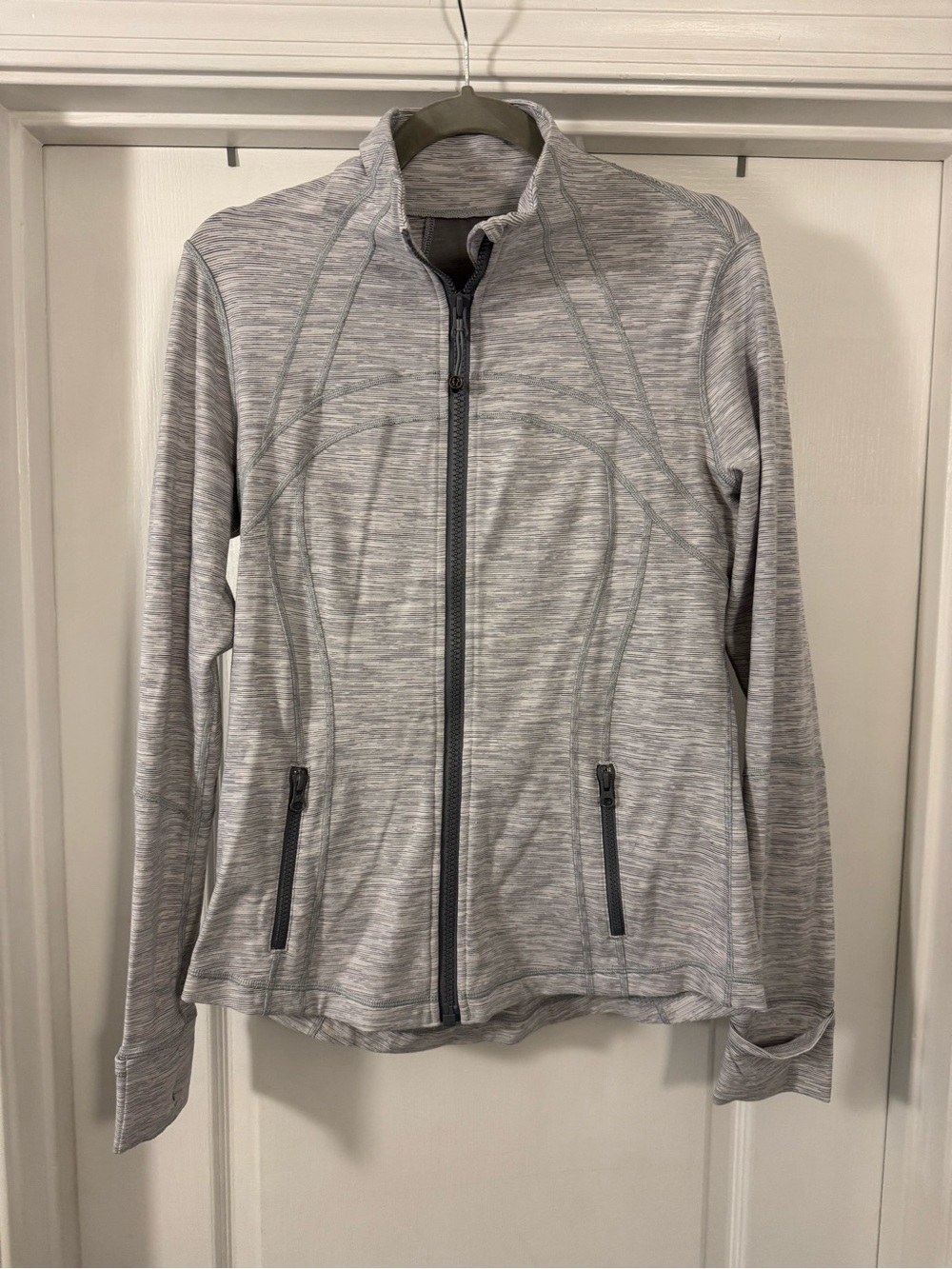 Lululemon Heathered Light Gray and White Define Jacket - Picture 2 of 16